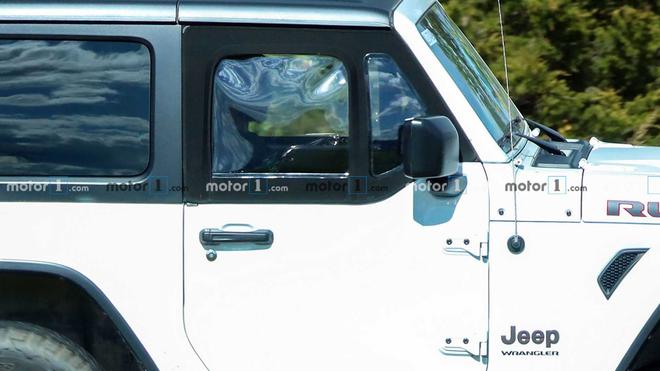 Jeep牧马人半开门设计原型车谍照首曝 采用两段式开口设计