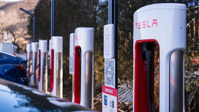 特斯拉北京八达岭滑雪场超级充电站 共8个桩位