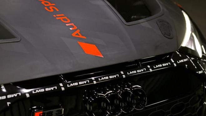2021款奥迪RS3 LMS赛车亮相，暗示上路车型即将到来