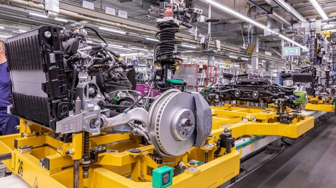 宝马电动化之路重要里程碑 首款量产 BMW i4 在慕尼黑下线