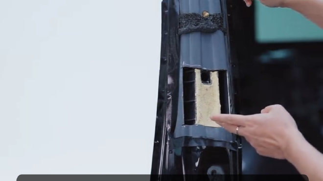 27吨重载货车侧翻压顶 来自GS8十佳车身的安全感