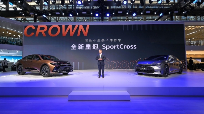 2022广州车展：两款全新皇冠车型发布
