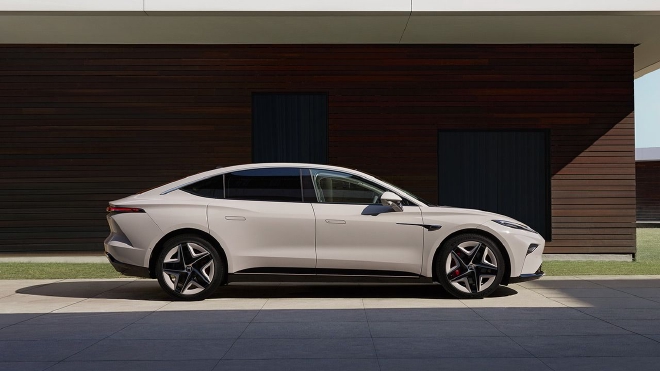 飞凡F7正式上市 售价20.99-30.19万元