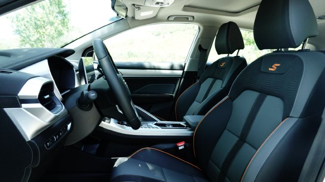 销冠的真实力 试驾吉利新缤越