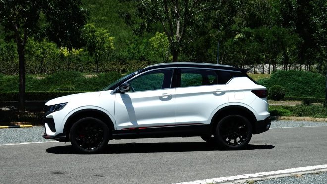 销冠的真实力 试驾吉利新缤越