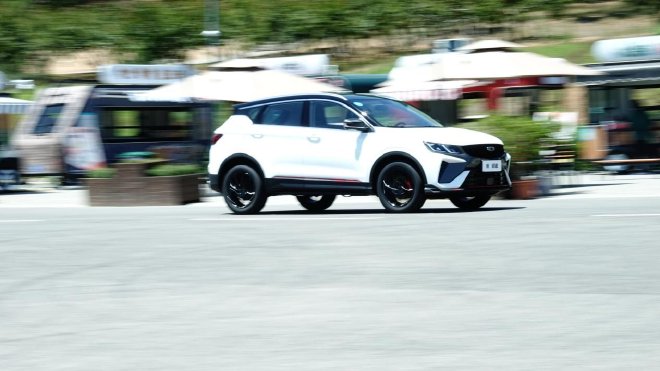 销冠的真实力 试驾吉利新缤越