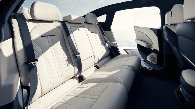 极氪007内饰首次亮相 新车将于11月17日预售发布