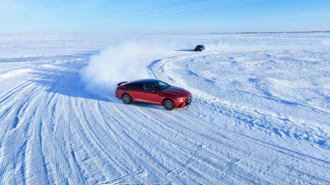 与冰雪的较量 2024梅赛德斯-奔驰冰雪试驾