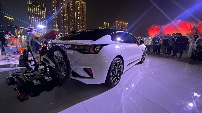 全新极氪001上市 搭激光雷达26.9万元起售