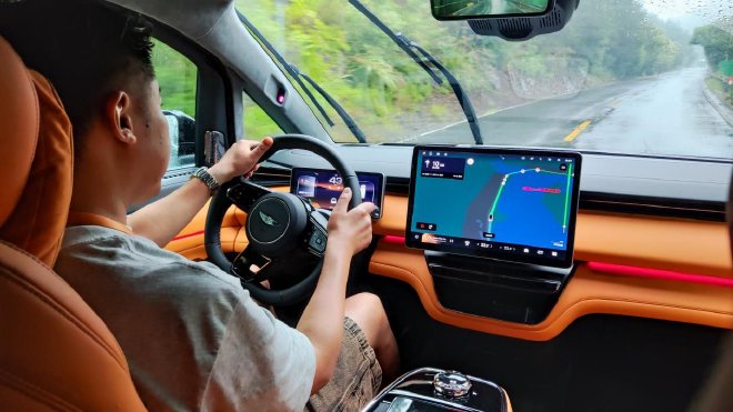 LEVC L380试驾 “陆地空客”尊享未来出行