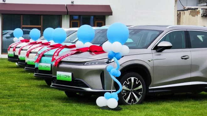 荣威D5X DMH北京站交付活动 满油满电交车