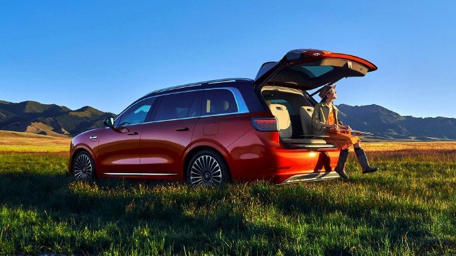 携六大智能升级，问界M9大五座上市，售价46.98万元起