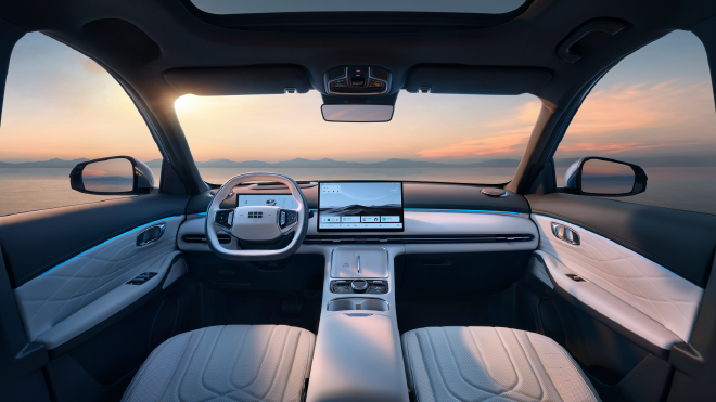 试驾吉利银河星舰7 EM-i 一款兼顾实用与智能的紧凑型SUV