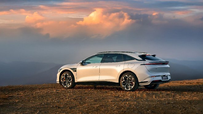 极氪007GT：以‘科技猎装’重构未来出行美学