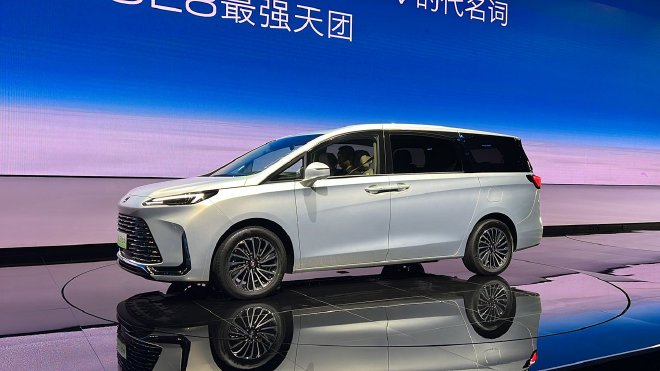 2025上海车展：别克GL8陆尚正式上市