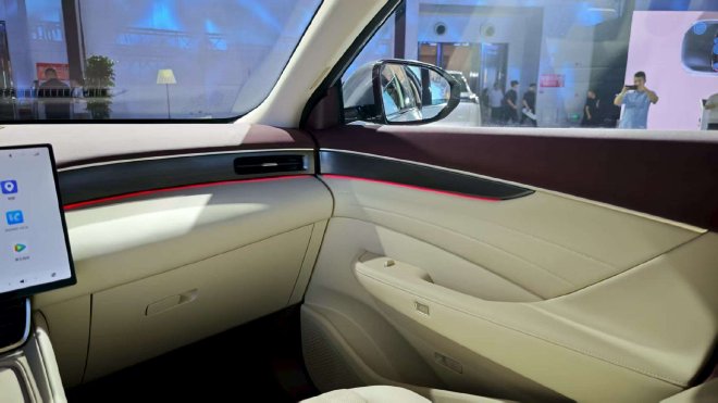 越级舒适座舱 东风风神L8预售12.99万元起