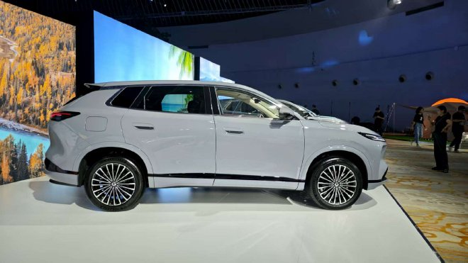 越级舒适座舱 东风风神L8预售12.99万元起