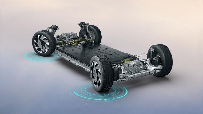 2025慕尼黑车展专访何小鹏：深耕全球/以AI与超级电动驱动下一程