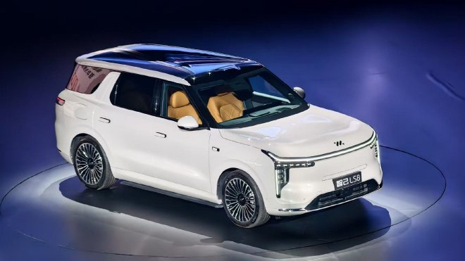 30万内唯一线控转向 智己LS8正式上市