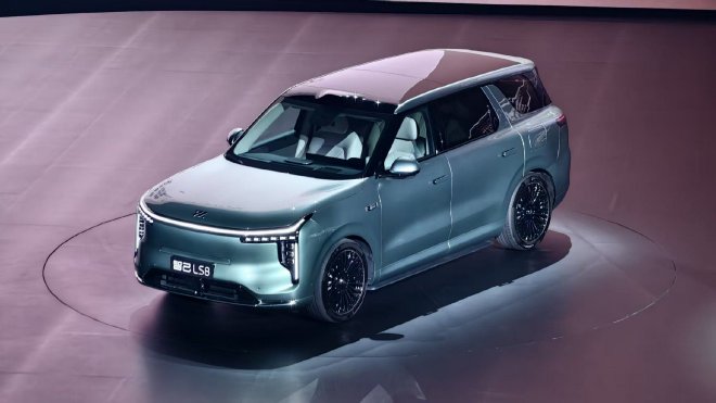 30万内唯一线控转向 智己LS8正式上市