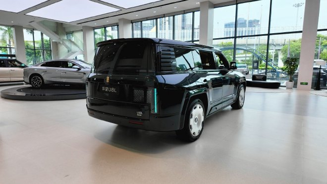 仰望U8L鼎藏版正式上市 售价145.8万元