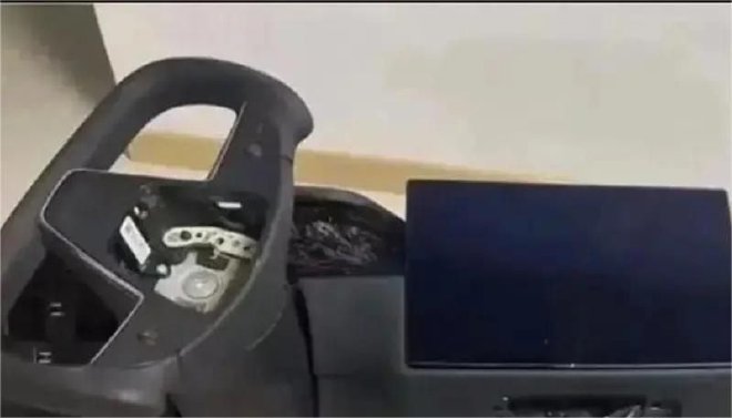 车圈热搜 何小鹏进厂拧螺丝 奥迪或将向中国车企买电车授权