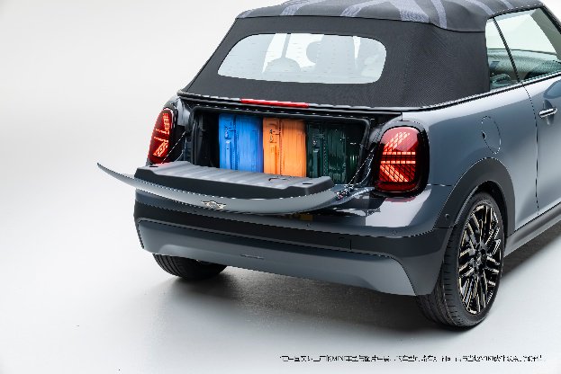 全新MINI JCW Cabrio首次进入中国市场