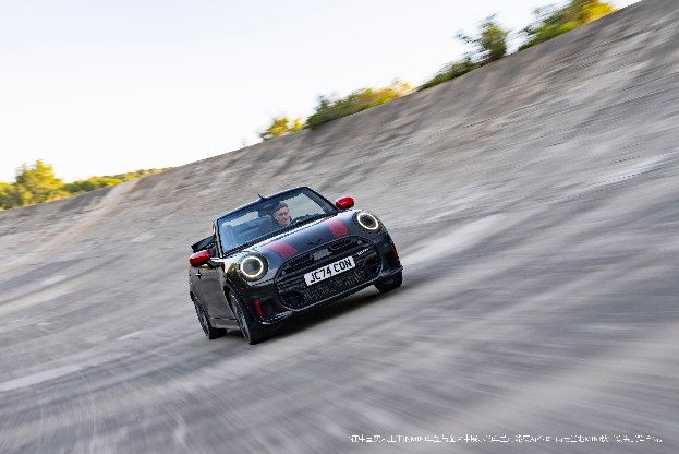 全新MINI JCW Cabrio首次进入中国市场