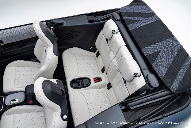 全新MINI JCW Cabrio首次进入中国市场