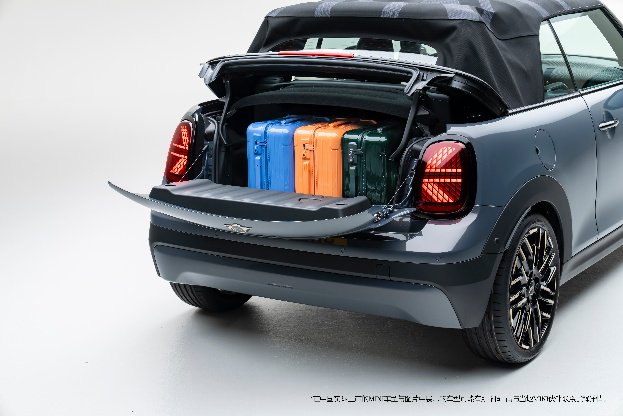全新MINI JCW Cabrio首次进入中国市场
