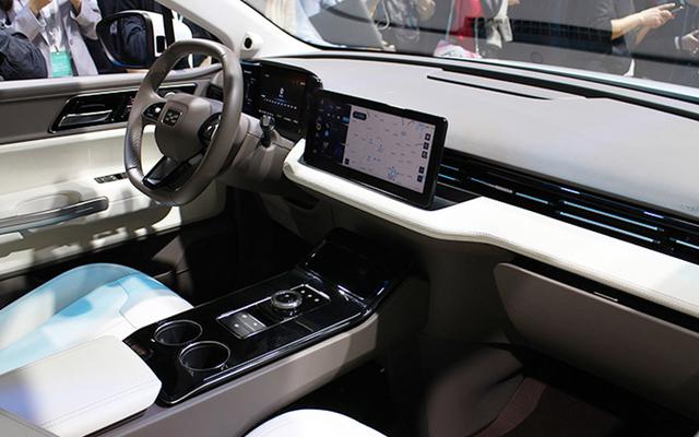 NEDC续航503km 爱驰U5成都车展公布预售价