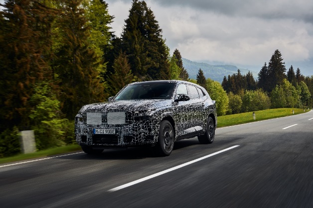 BMW M首款高性能电动车型创新BMW XM完成动态驾驶测试