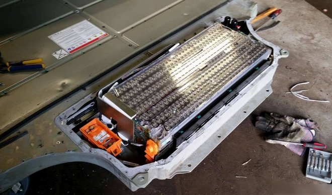 特斯拉确认:全球标准版Model 3和Moderl Y只用磷酸铁锂电池