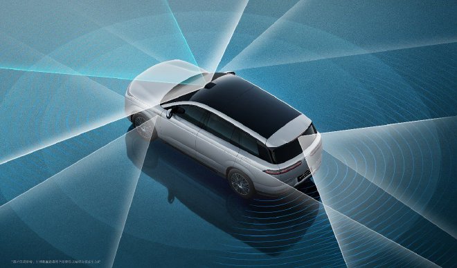 第二代刀片电池及闪充技术 腾势N8L闪充版预售价35万起