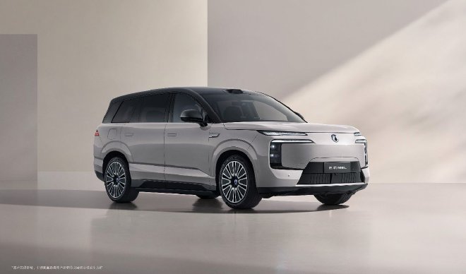 第二代刀片电池及闪充技术 腾势N8L闪充版预售价35万起