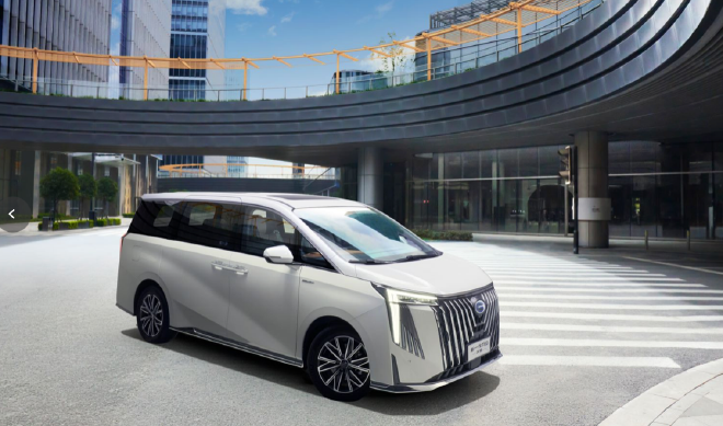 MPV市场再进击：传祺M8大师超级混动版 / M6 MAX上市