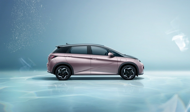 “十万级纯电精品”比亚迪海豚萌动上市，四款车型售价9.38万元-12.18万元