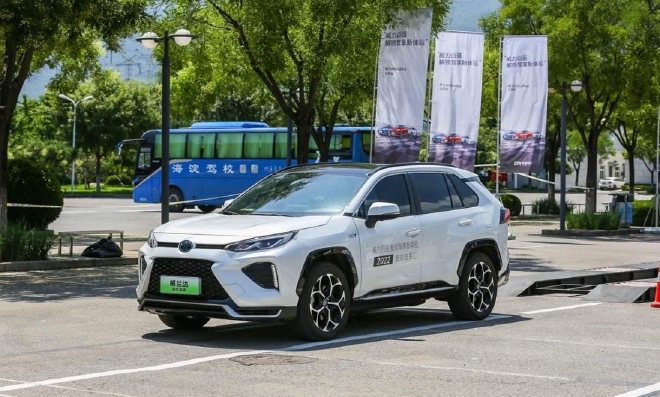 试驾威兰达高性能版轻松应对四驱测试