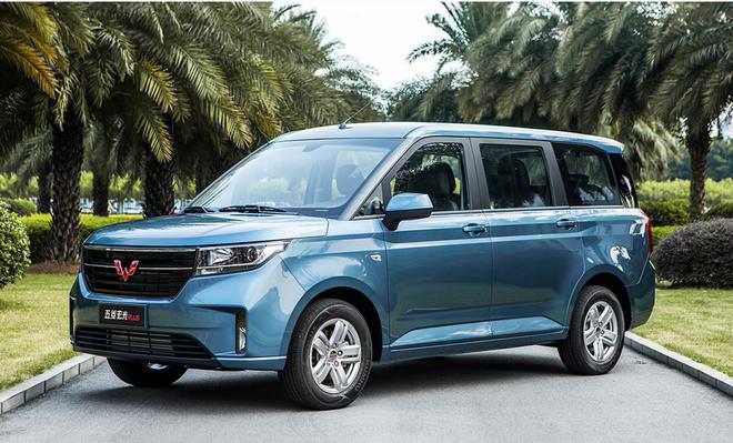 五菱宏光PLUS实车曝光 尺寸全面加大/于10月上市