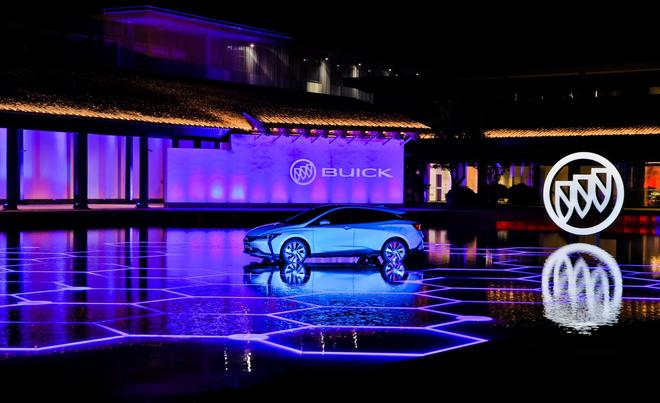 别克VELITE 6及Enspire概念车亮相别克之夜