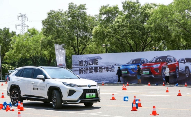 试驾威兰达高性能版轻松应对四驱测试