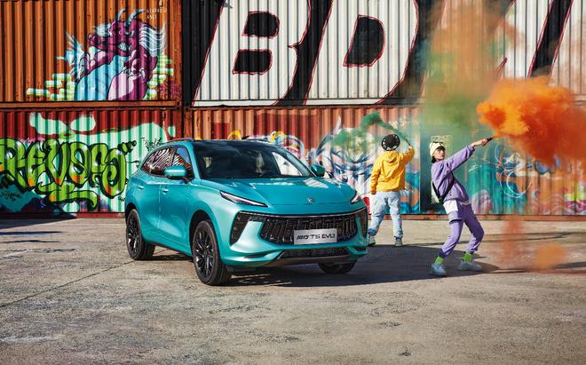 风行T5 EVO与武汉eStarpro官宣合作