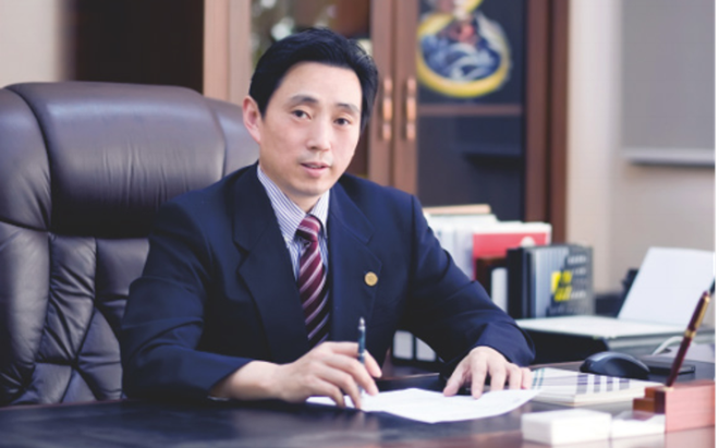 成波，清华大学车辆与运载学院教授，在2011年被委任为清华大学苏州汽车研究院院长。