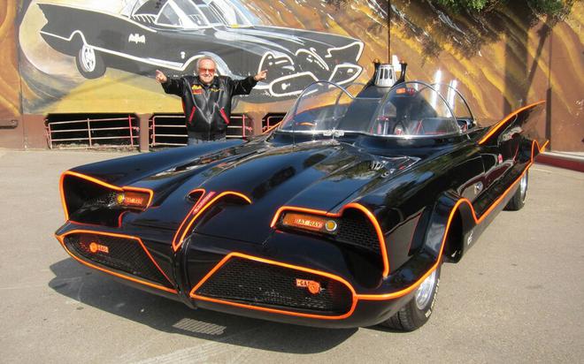 《蝙蝠侠》系列电影新蝙蝠车图片首曝 中置引擎/肌肉感十足