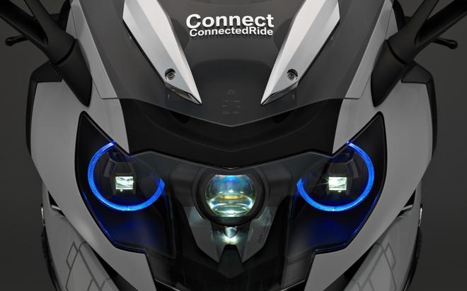 宝马K 1600 GTL概念摩托车上所搭载的LaserLight激光大灯