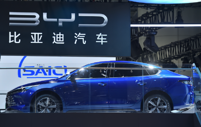 传统车企火力全开 加速新能源车市场化