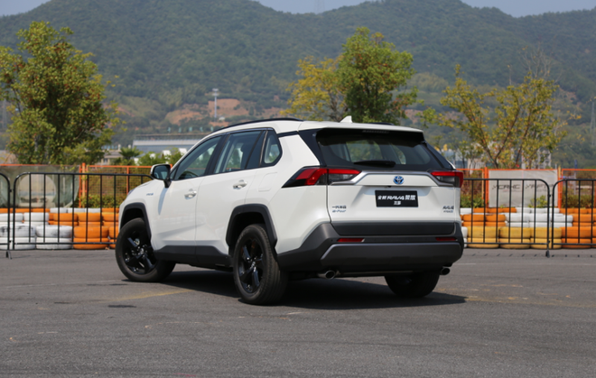 预售20-24.5万 一汽丰田全新RAV4今日上市