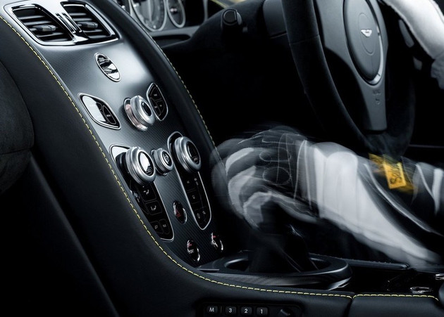 坚持换挡乐趣 阿斯顿马丁Vantage AMR将提供手动变速箱