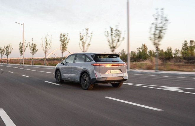 15万电动SUV卷王 试驾东风日产启辰VX6