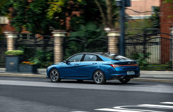 越冷越要约！新生代的饭局从伊兰特车内开始